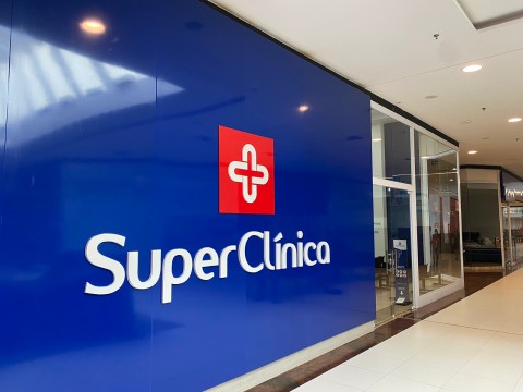 Super Clínica